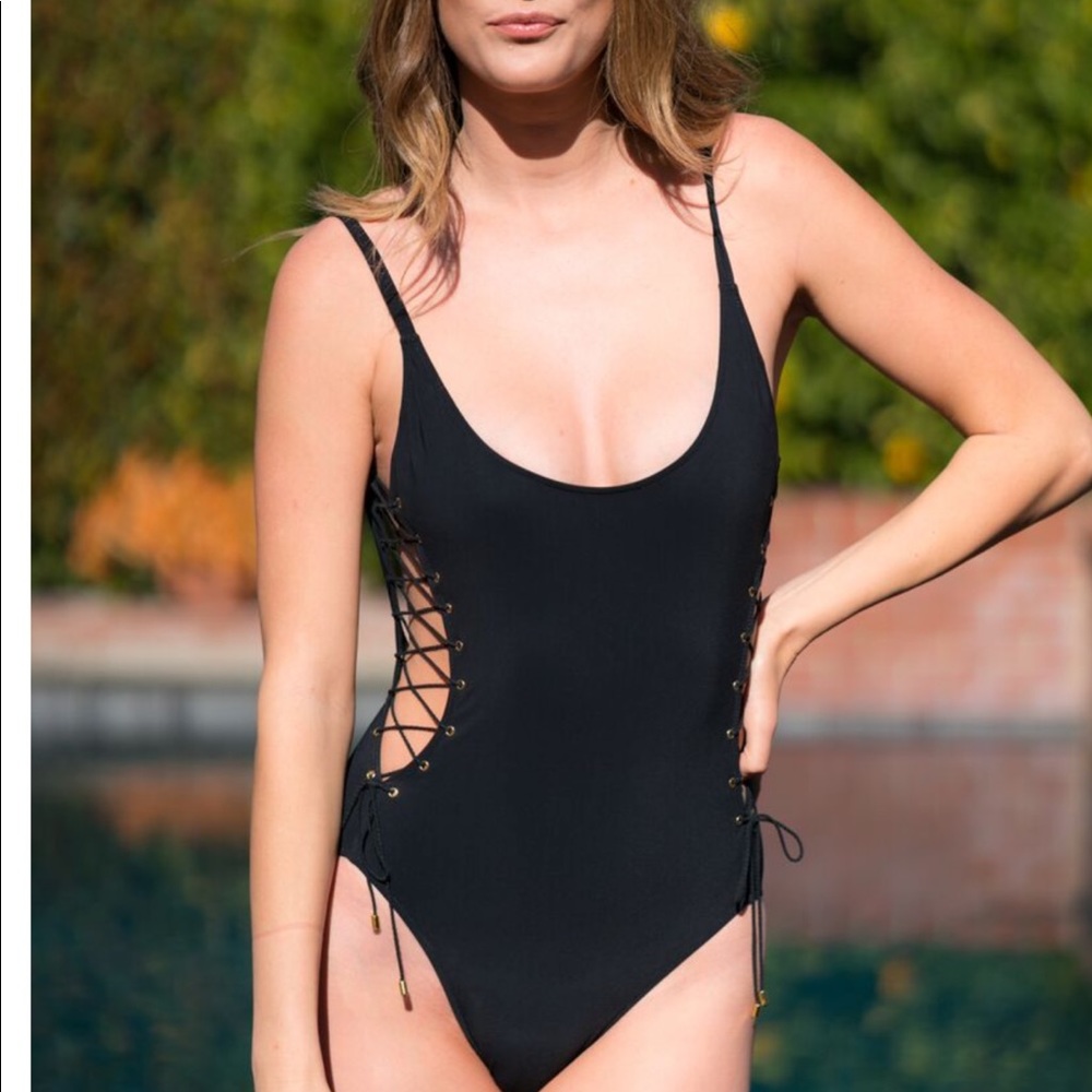 Sauvage Side-Lace One Piece